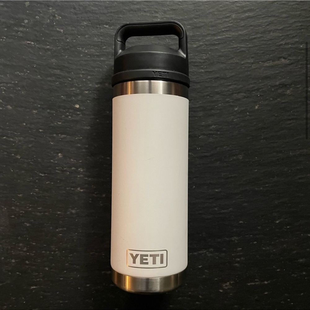 yeti 20 oz travel water bottle white